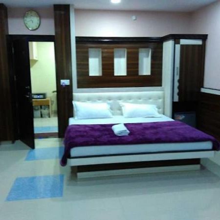 Hotel Blue Star Datia Екстер'єр фото