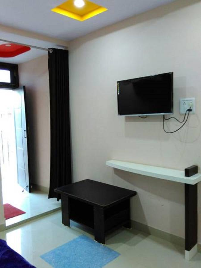 Hotel Blue Star Datia Екстер'єр фото