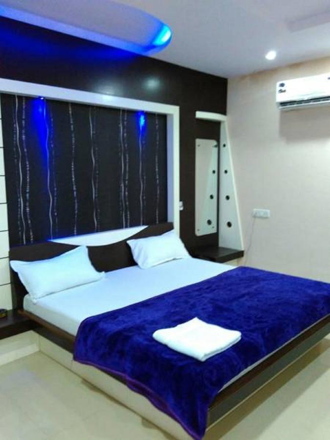 Hotel Blue Star Datia Екстер'єр фото