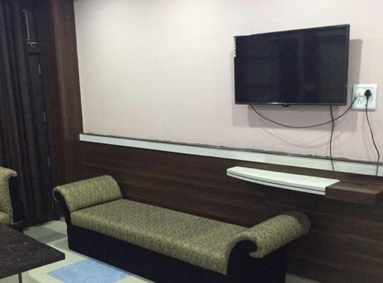 Hotel Blue Star Datia Екстер'єр фото